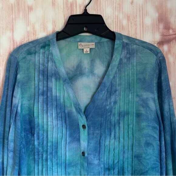 Dress Barn Blue Tie Dye Pleated Button Front Shirt - Picture 2 of 9